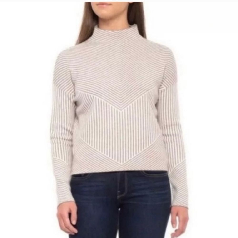 Cynthia Rowley Chevron Striped Sweater Size Large Tan and Off White